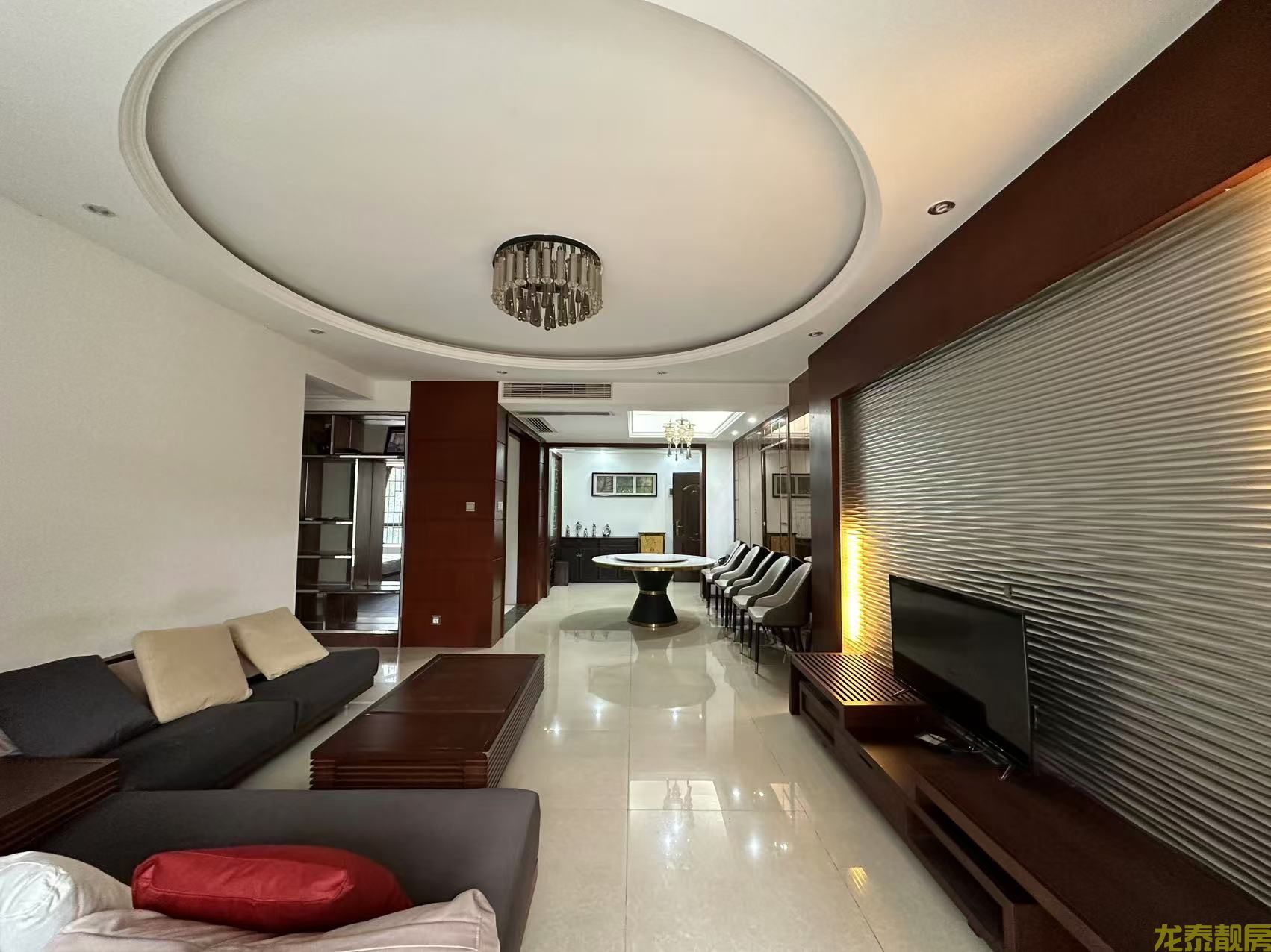 粤江花园电梯房送露台