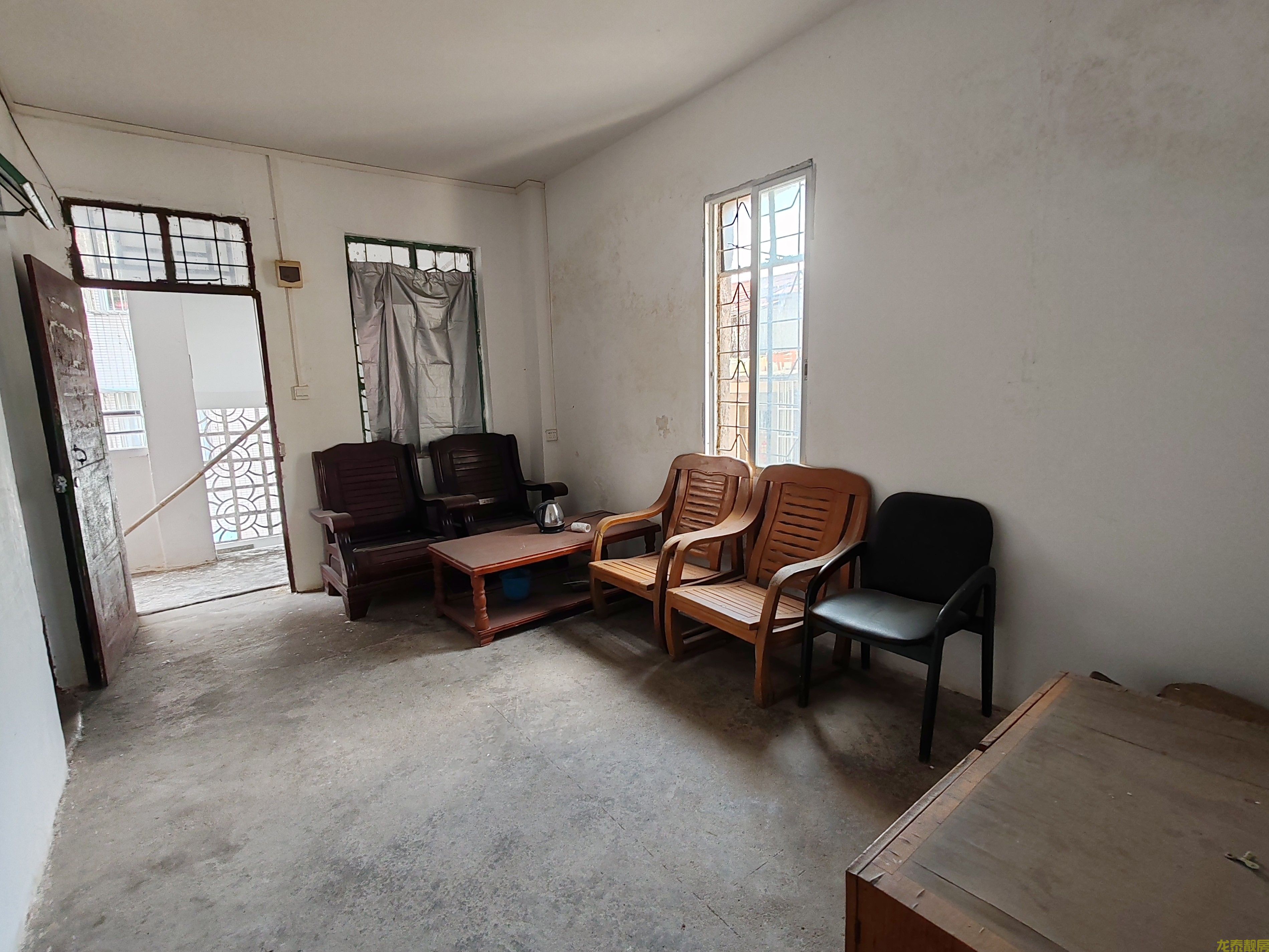 老城区牙签厂宿舍步梯6楼