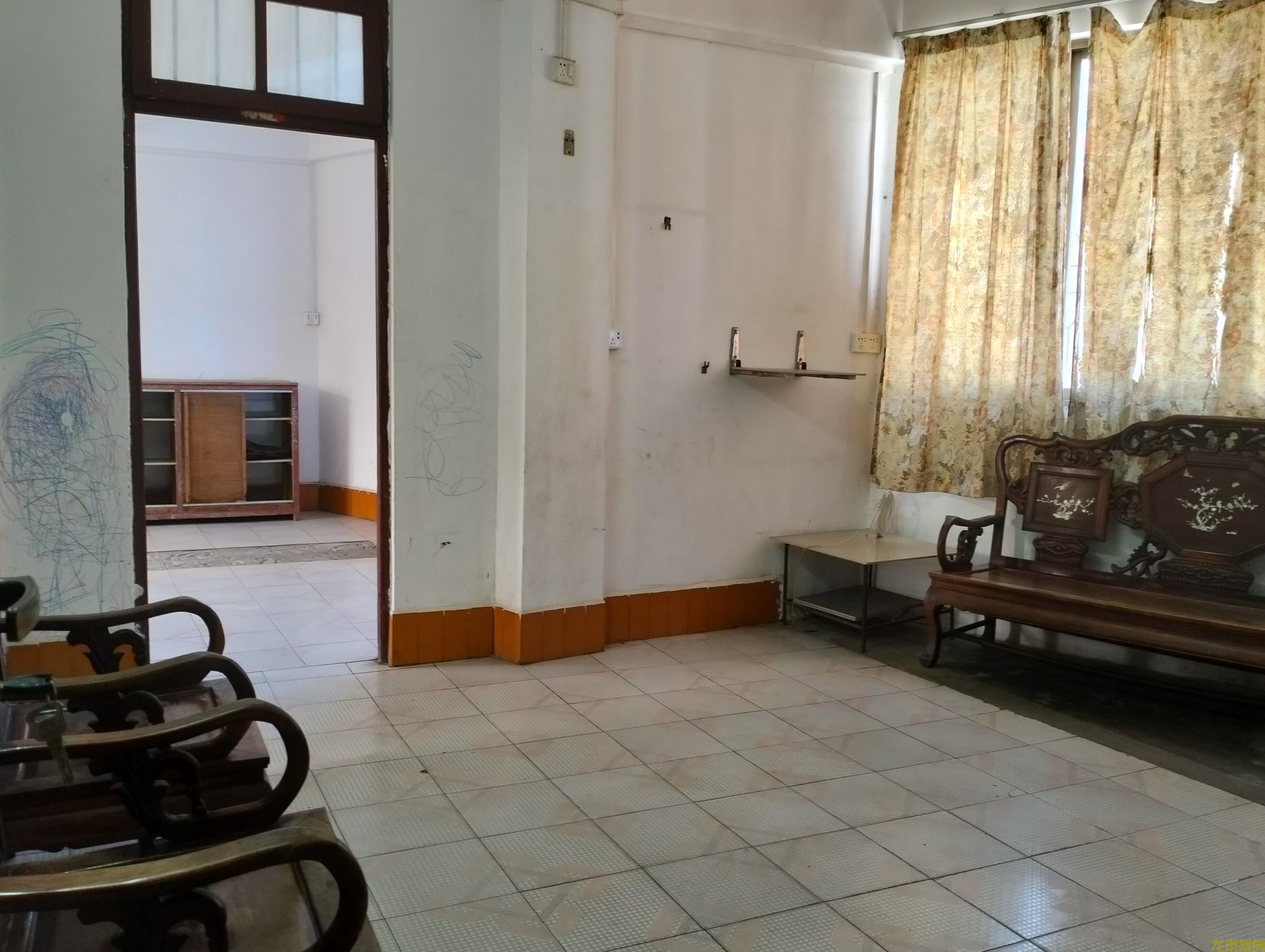 糖厂路口步梯5楼两房