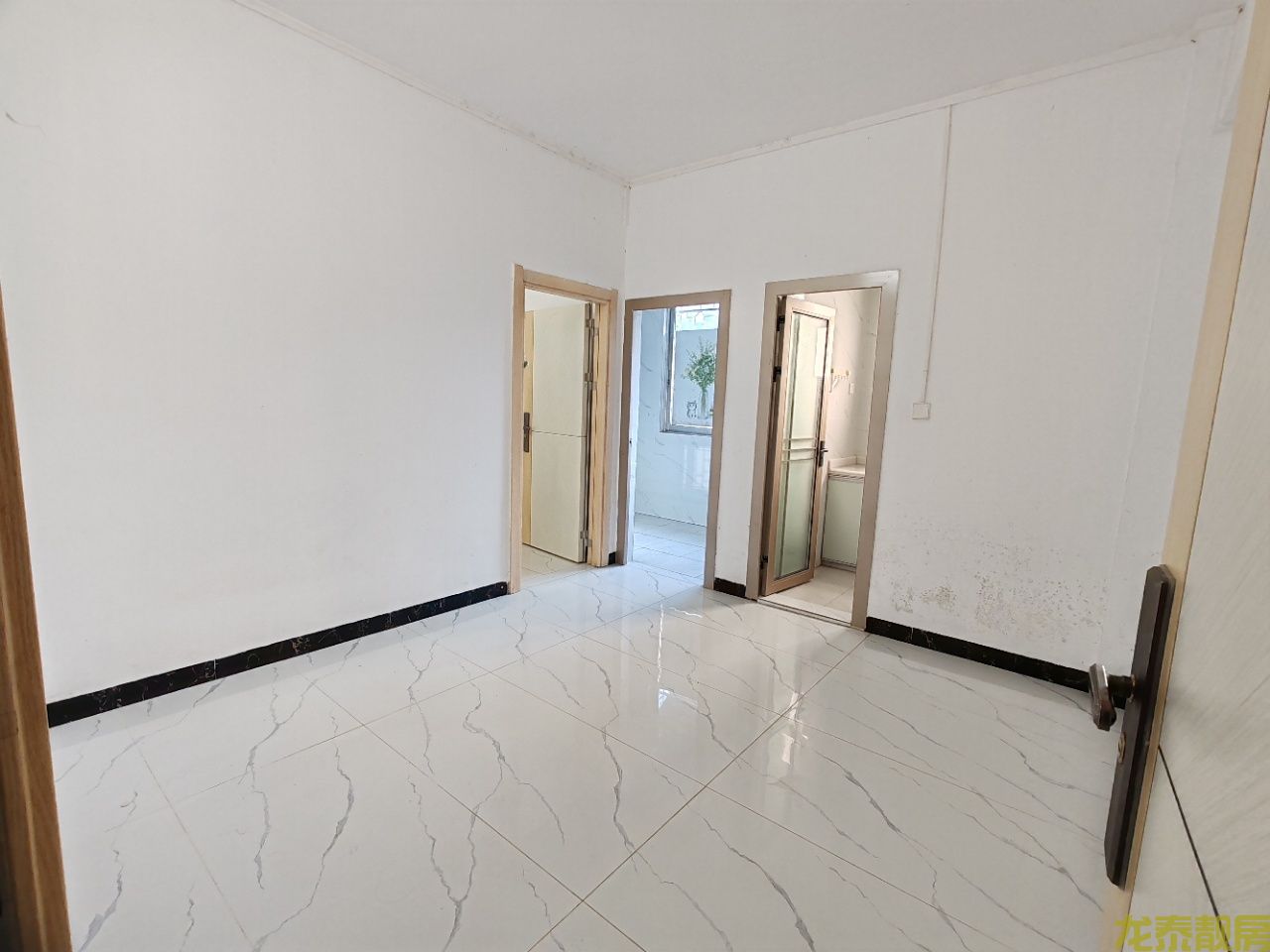 河南新城区,二村低楼层一厅一房租500元